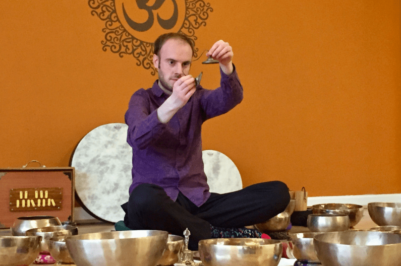 What is a Sound Bath and how can a Sound Bath help you?